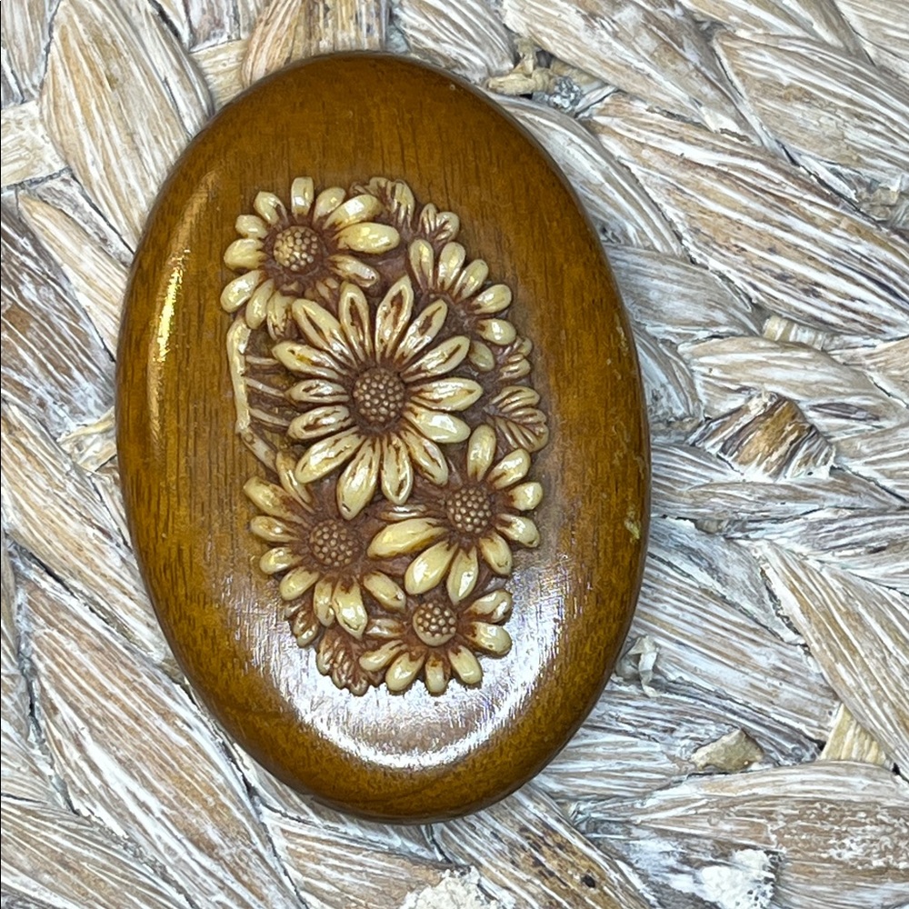 Vintage Floral Carved Celluloid Wooden‎ Brooch